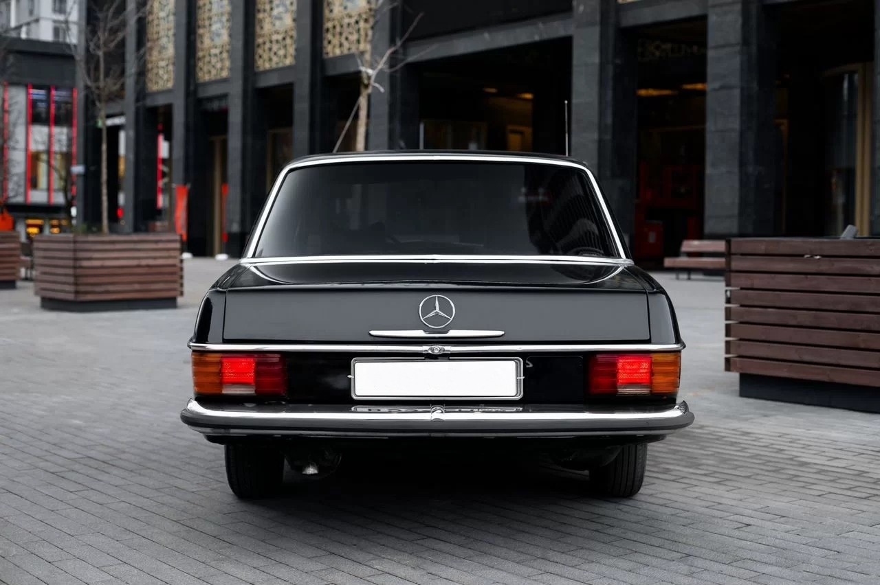 Mercedes-Benz W115 — фото 6